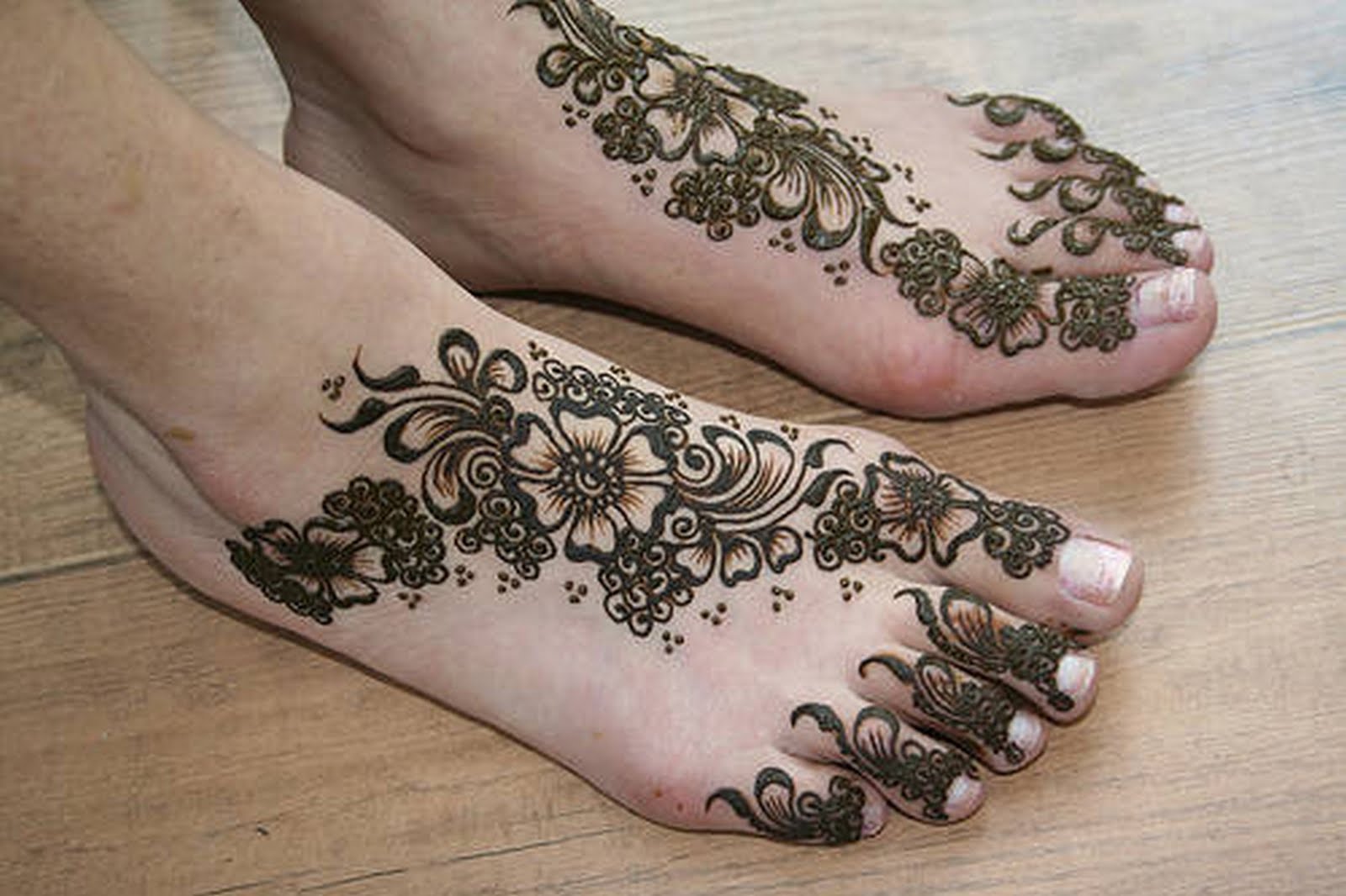 Bridal Mehndi Designs for Feet Beautifull and Latest Mehndi Design