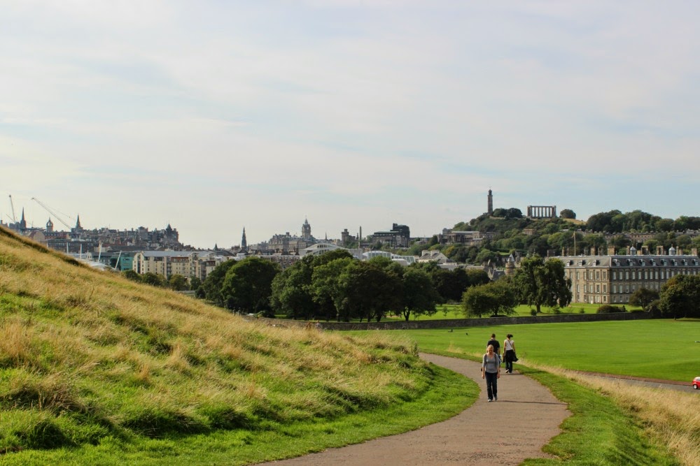 arthur's seat, edinburgh: at the bottom arthur's seat, edinburgh: at the bottom