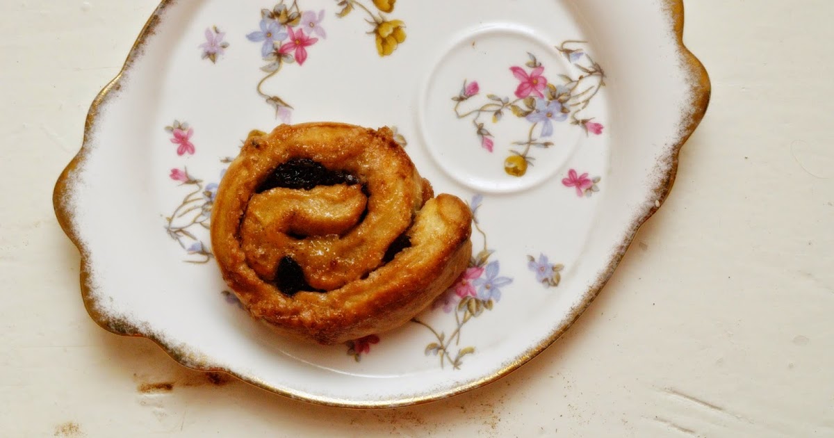 Chloe Wants To Eat Sticky No Egg Cinnamon Swirls