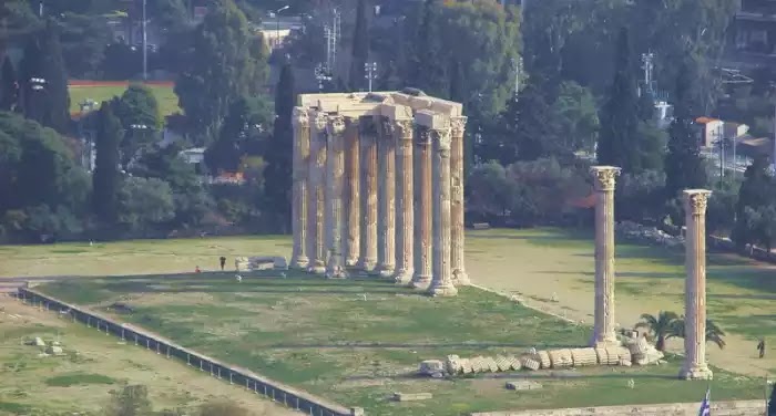 Οι στύλοι του Ολυμπίου Διός, ο μεγαλύτερος ναός της αρχαιότητας - Πώς γκρεμίστηκαν οι περισσότερες από τις 104 κολώνες που ζύγιζαν 364 τόνους Οι στύλοι του Ολυμπίου Διός, ο μεγαλύτερος ναός της αρχαιότητας - Πώς γκρεμίστηκαν οι περισσότερες από τις 104 κολώνες που ζύγιζαν 364 τόνους
