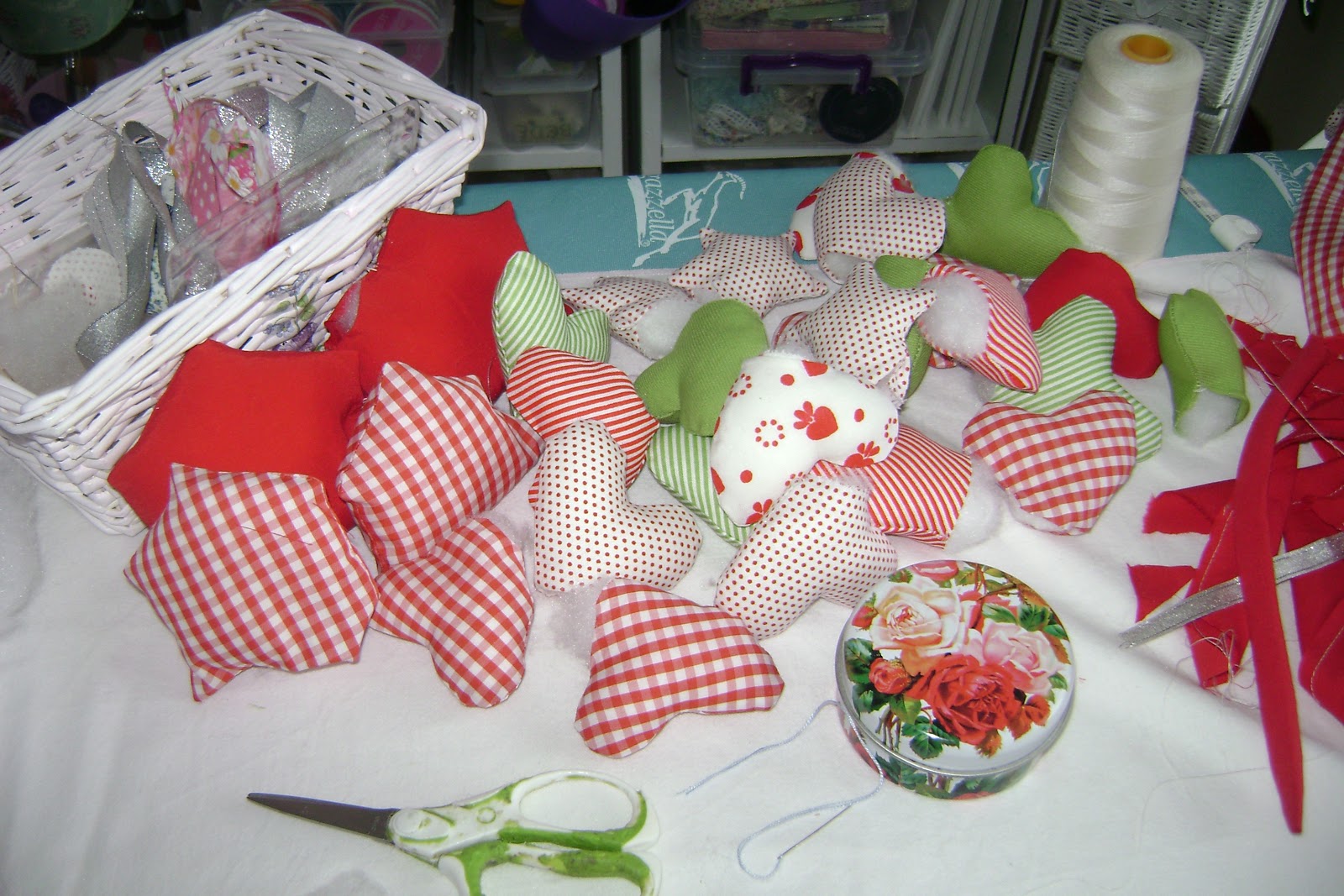 CİHAN'IN BAHÇESİ: neseli evlerim geldi:)))))))