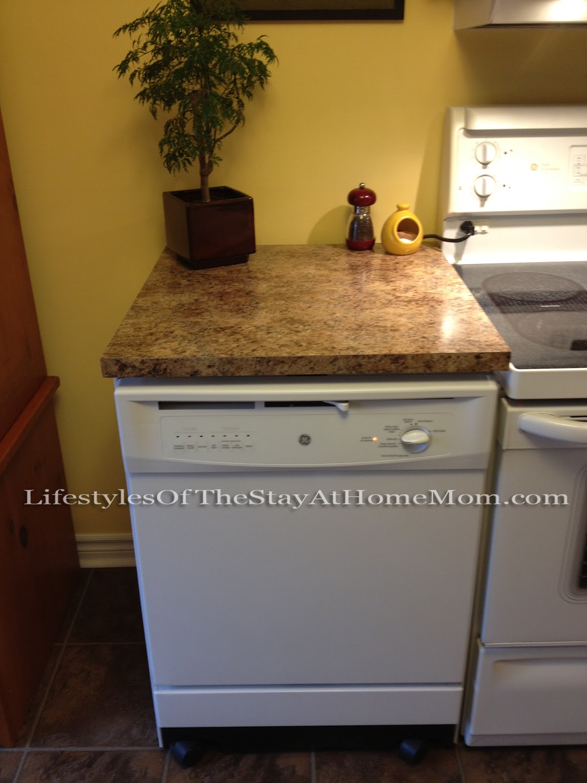 For the back splash I opted for bead board, painted in a high gloss ...