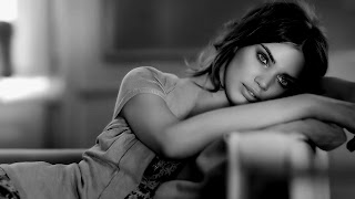 Adriana lima black and white hd wallpapers Adriana lima black and white hd wallpapers