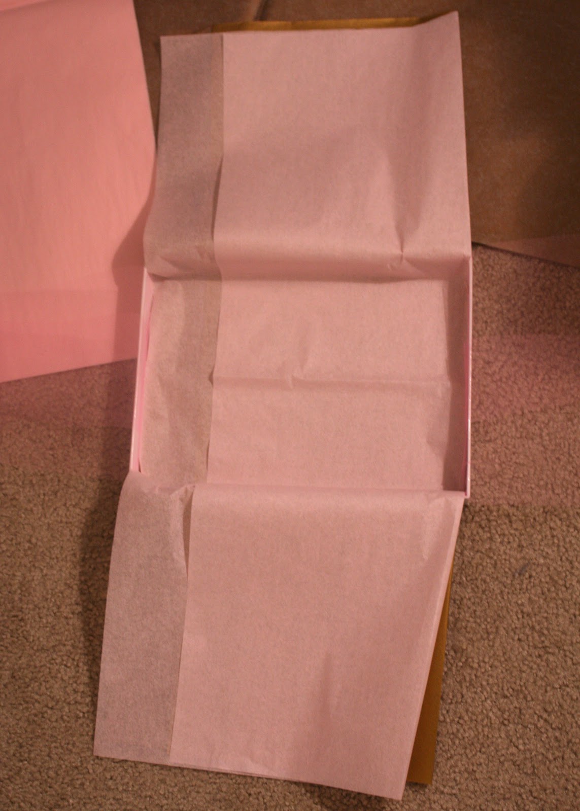 CupcakesOMG! Wrap Star A Gift Wrapping Tutorial