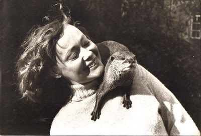 Daphne Neville with her tame otter Bee