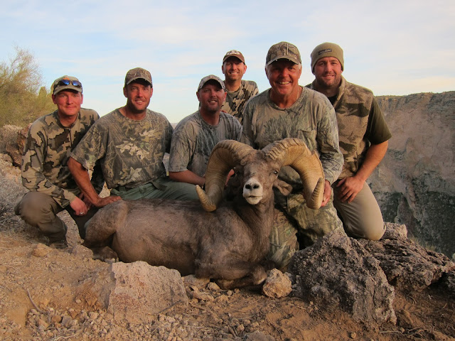 Unit+22+Desert+Bighorn+sheep+Hunting+Ernie+Meeske+with+jayscottoutdoors.JPG