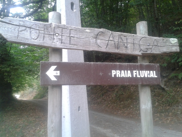 Placa Madeira Praia Fluvial e Ponte da Caniça