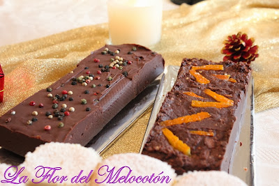 Turrones De Chocolate: Con Naranja Y Coientrau Y Con Mermelada De Fresas Y Mezcla De Pimientas
