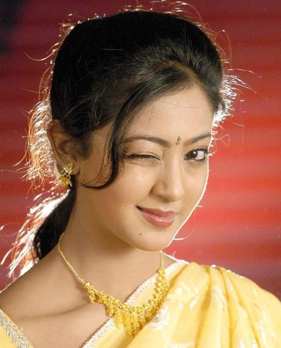 Aindrita Ray Kiss