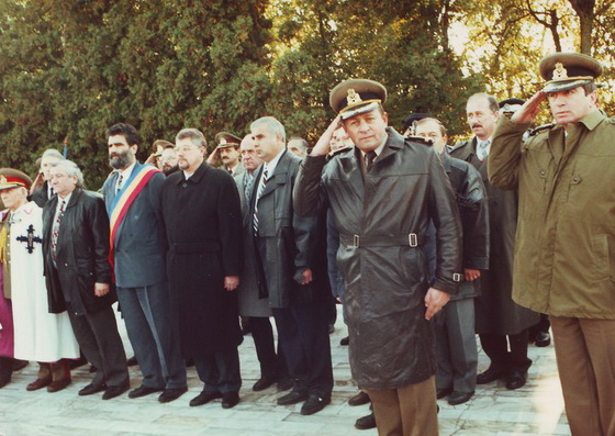 Bistrița, 25 octombrie 1998. La festivitatea de Ziua Armatei Române.