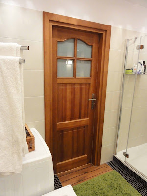 drewno w łazience drewniana podłoga w łazience