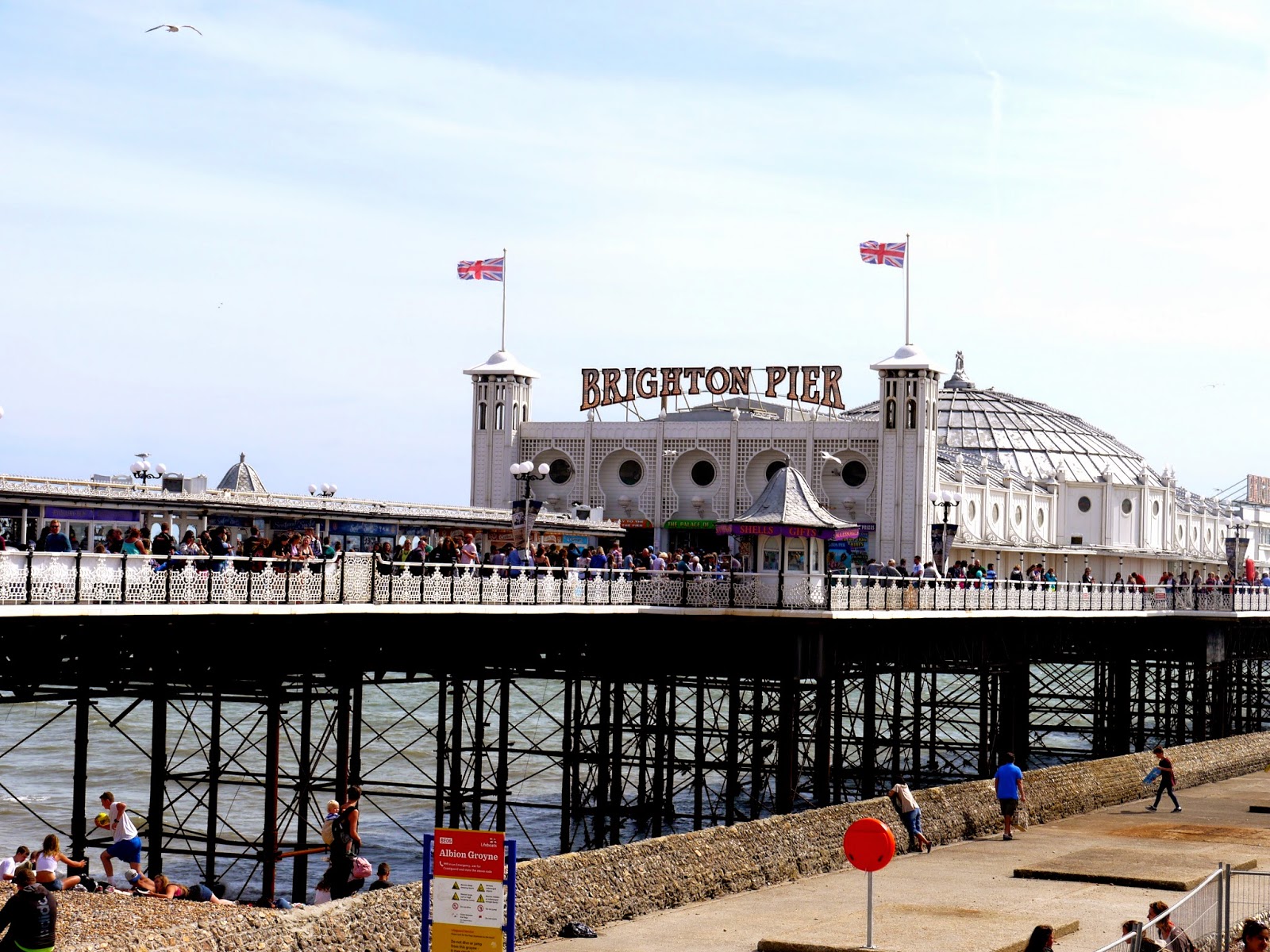 THE NOTES LIPSTICK BRIGHTON ROCK Good Golly Miss Hollie