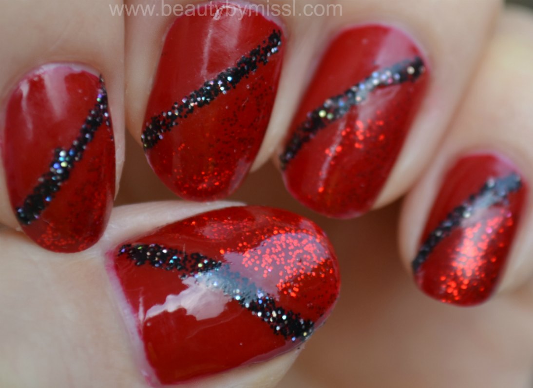 Christmas manicure, diagonal french, sparkling nails, notd, nails of the day, red nails