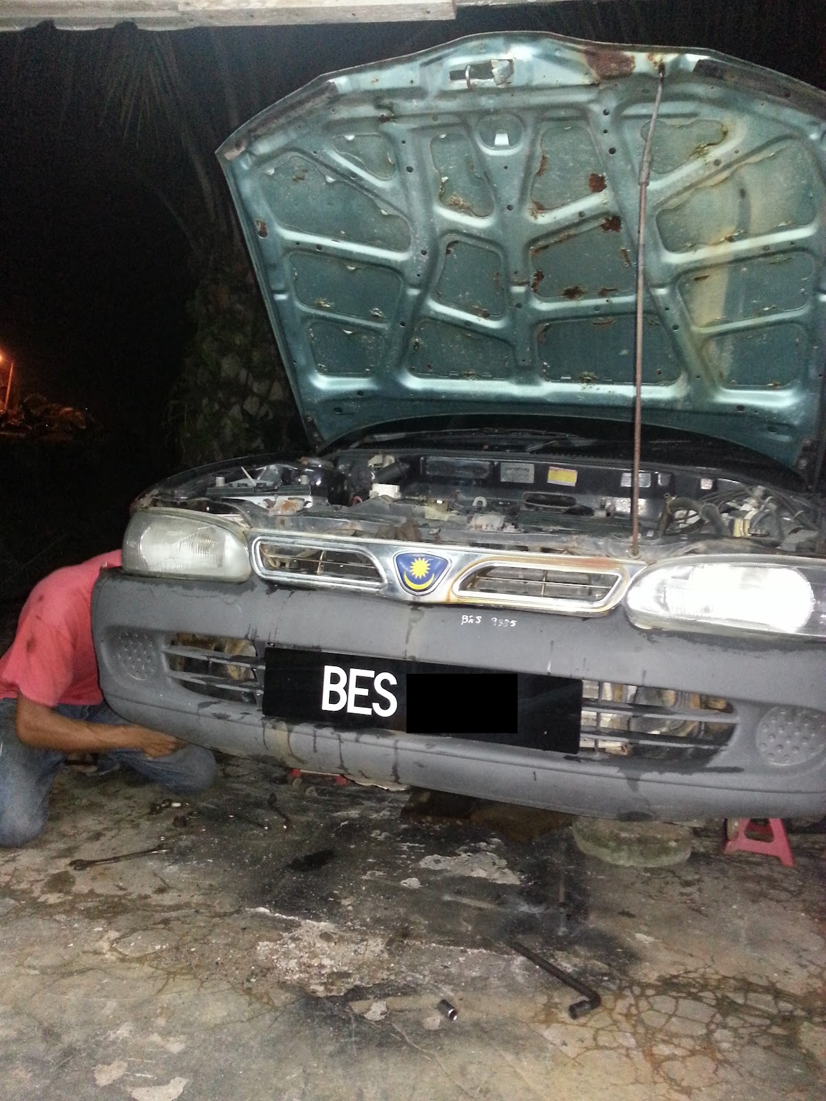 Picture above, dismantle all the connection rod and suspension link i.e  drive shaft,tyre rod,ball joint to give access for gearbox clearance and  easy ...