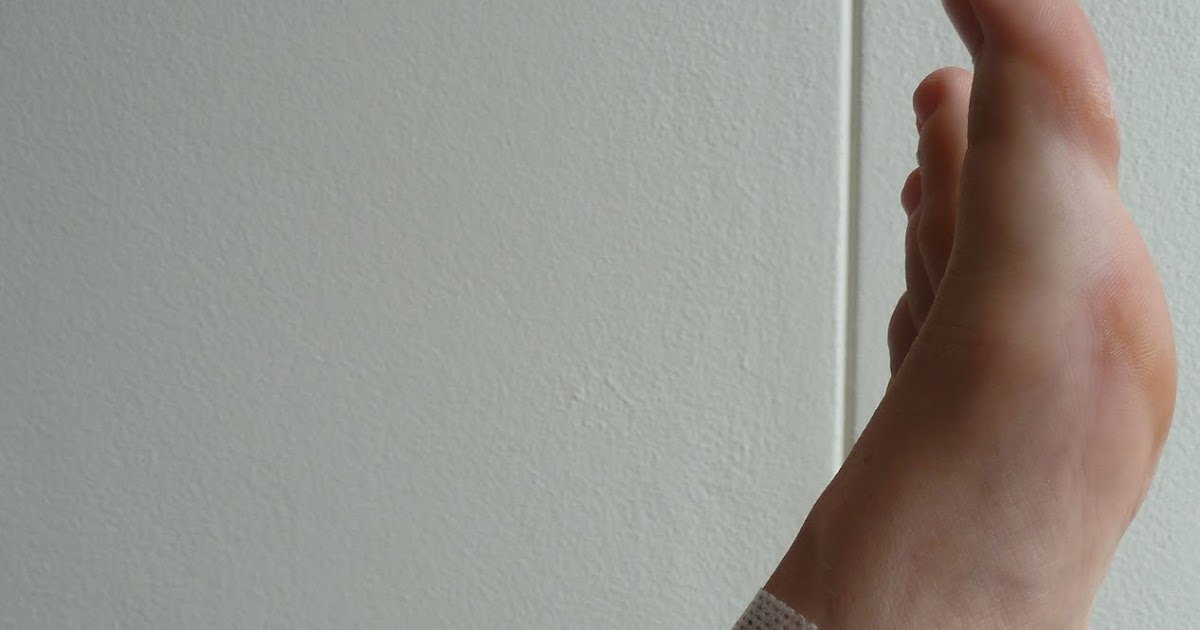 THE SHARP ARROW Netball To brace or to tape ankles?