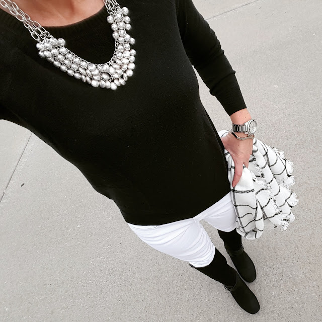 classic black and white casual outfit classic black and white casual outfit