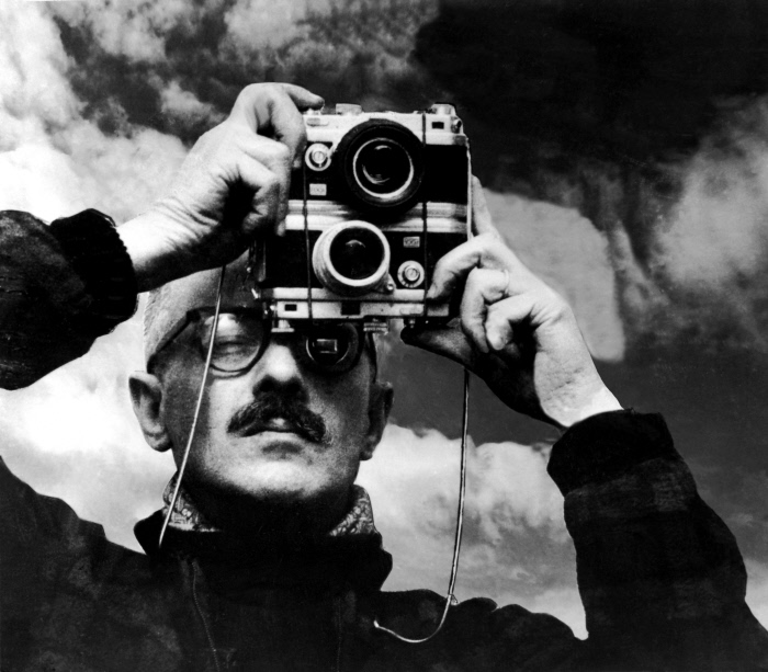 Amazing Historical Photo of Willy Ronis in 1955 