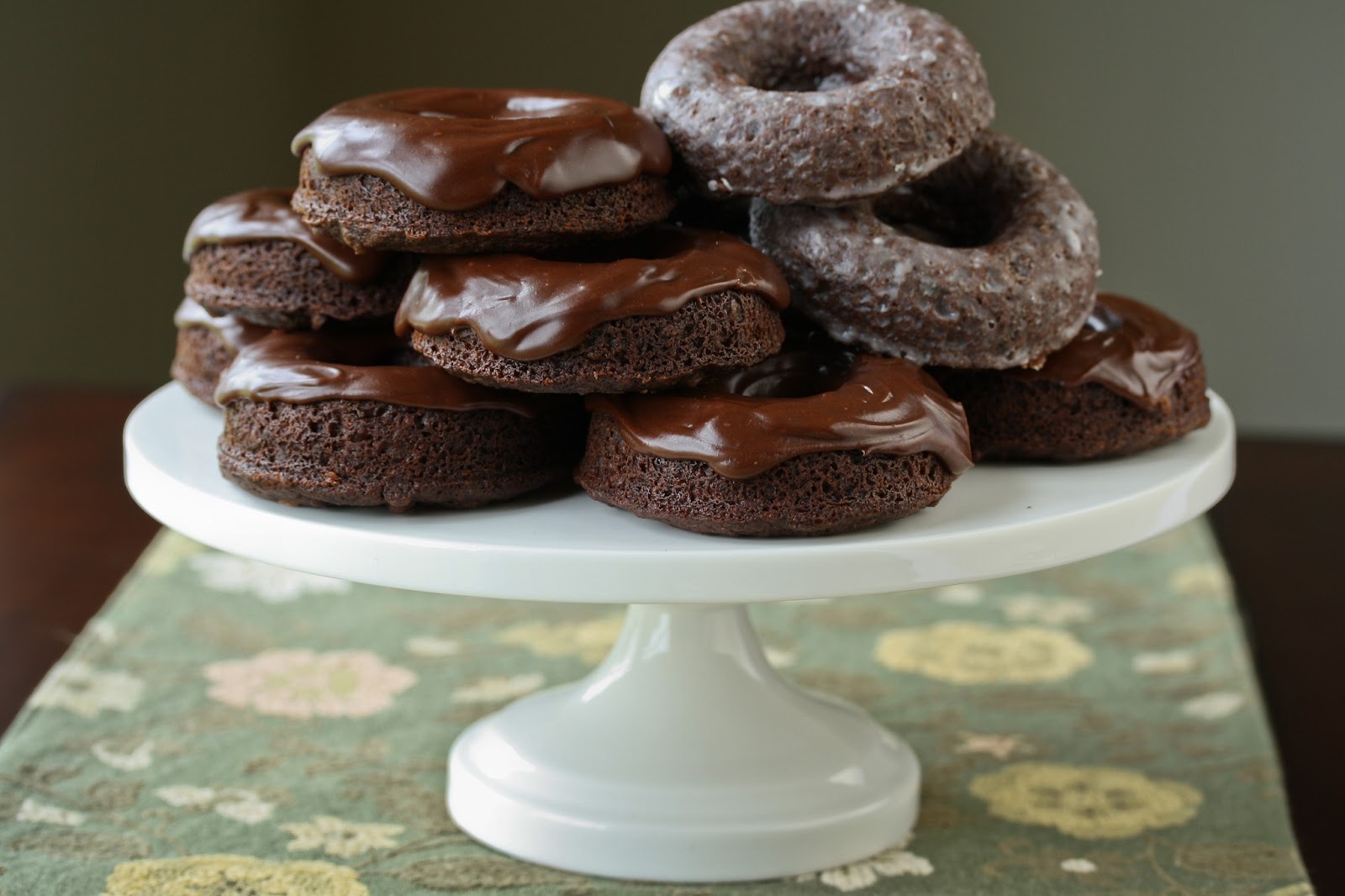 How To Make A Donut Cake Recipe How To Make A Donut Cake Recipe