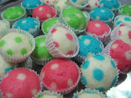 APAM POLKADOT...MINIMUM ORDER 50 BIJI (RM 20.00)