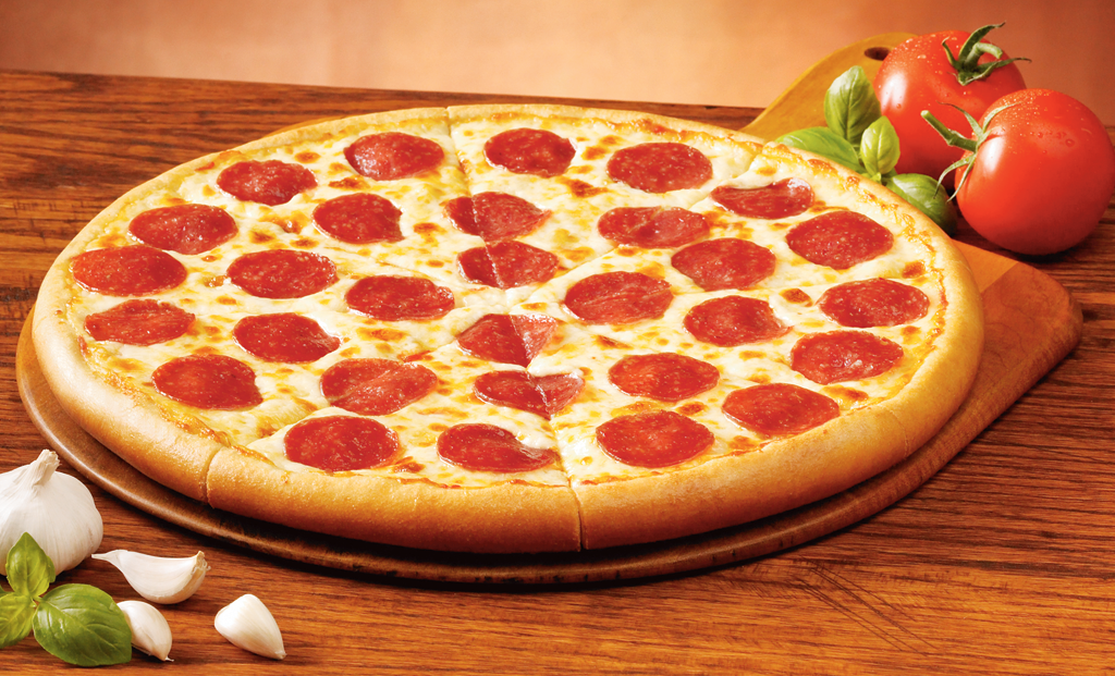 How many calories are in a slice of pepperoni pizza?