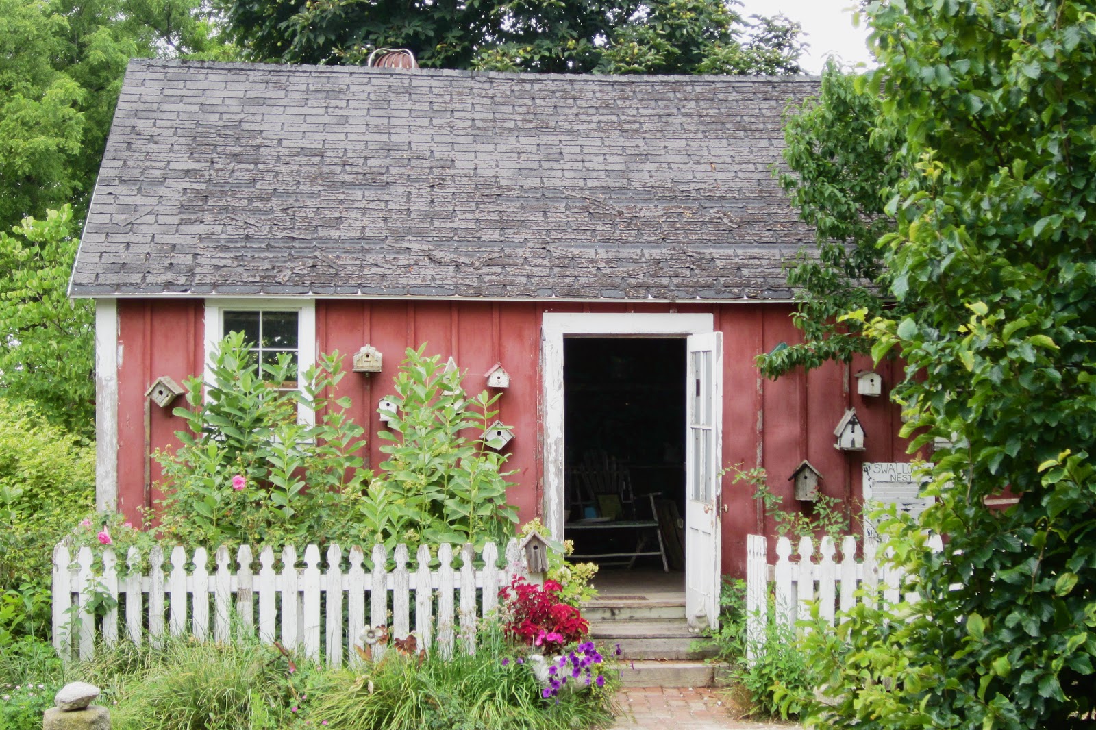 Wanda's Garden Adventures: Northwind Perennial Farm - Funky Sheds