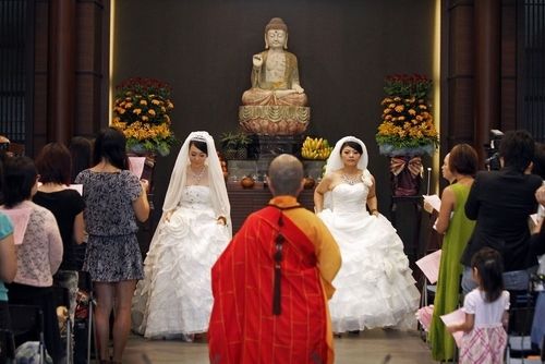 Inilah Pernikahan Lesbian Resmi Pertama Di Taiwan !! [+pics] [ www.BlogApaAja.com ]