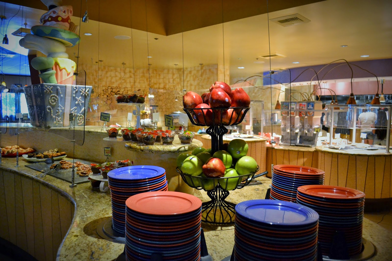 Do Tell, Anabel: Brunch at Goofy's Kitchen at the Disneyland Hotel