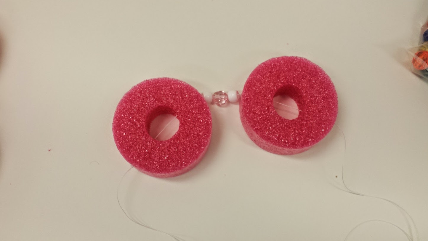 Ideas and Inspirations Oodles of Noodles How to make a lei out of