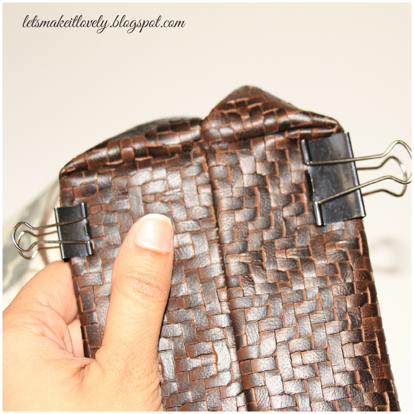 Let's make it lovely Adding Hard Base, Bag feet and Closure