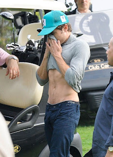 Zac Efron Bulge while playing Golf.