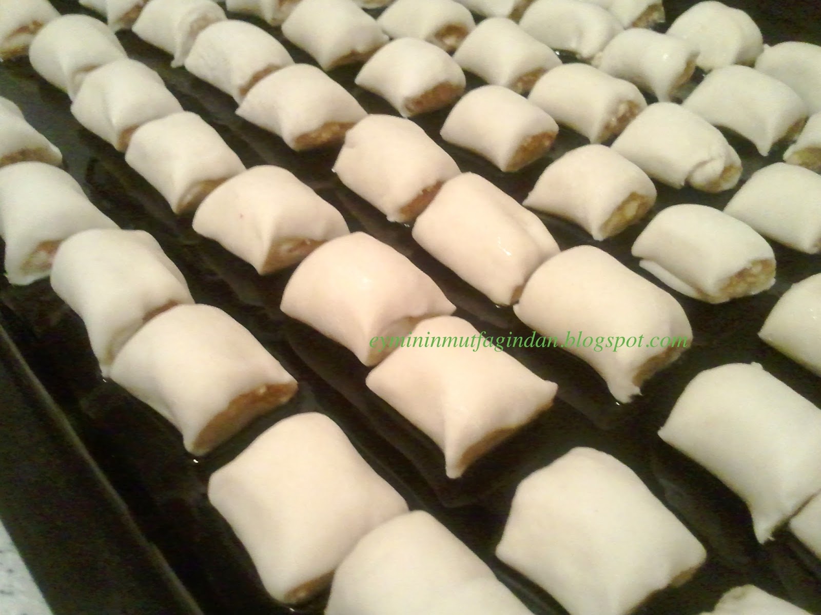 Bayram Tatlıları-Samsa Tatlısı Tarifi Bayram Tatlıları-Samsa Tatlısı Tarifi