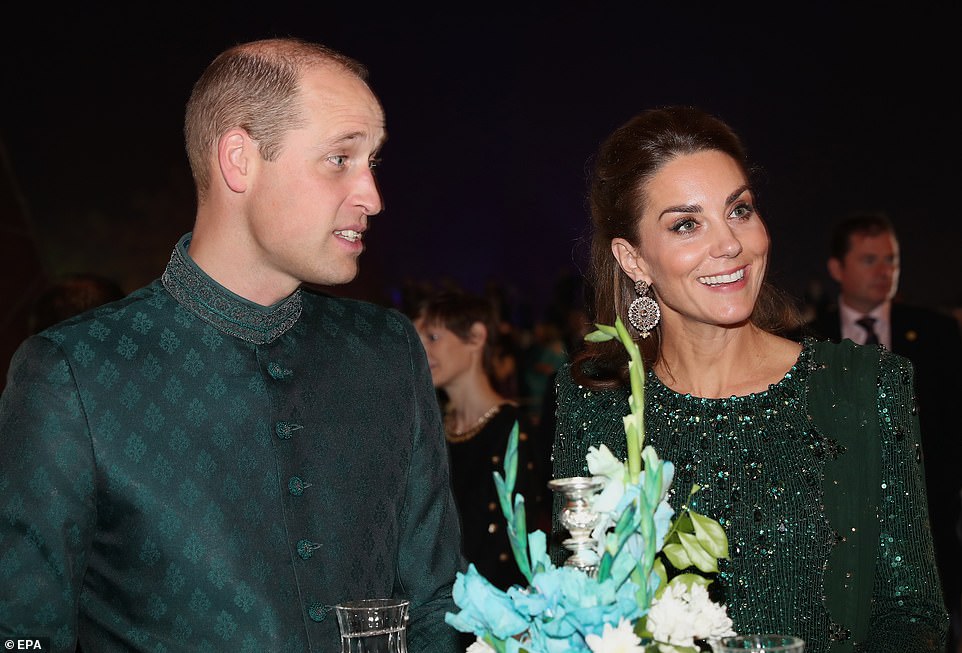 William and Kate Attend Lavish Dinner in Pakistan