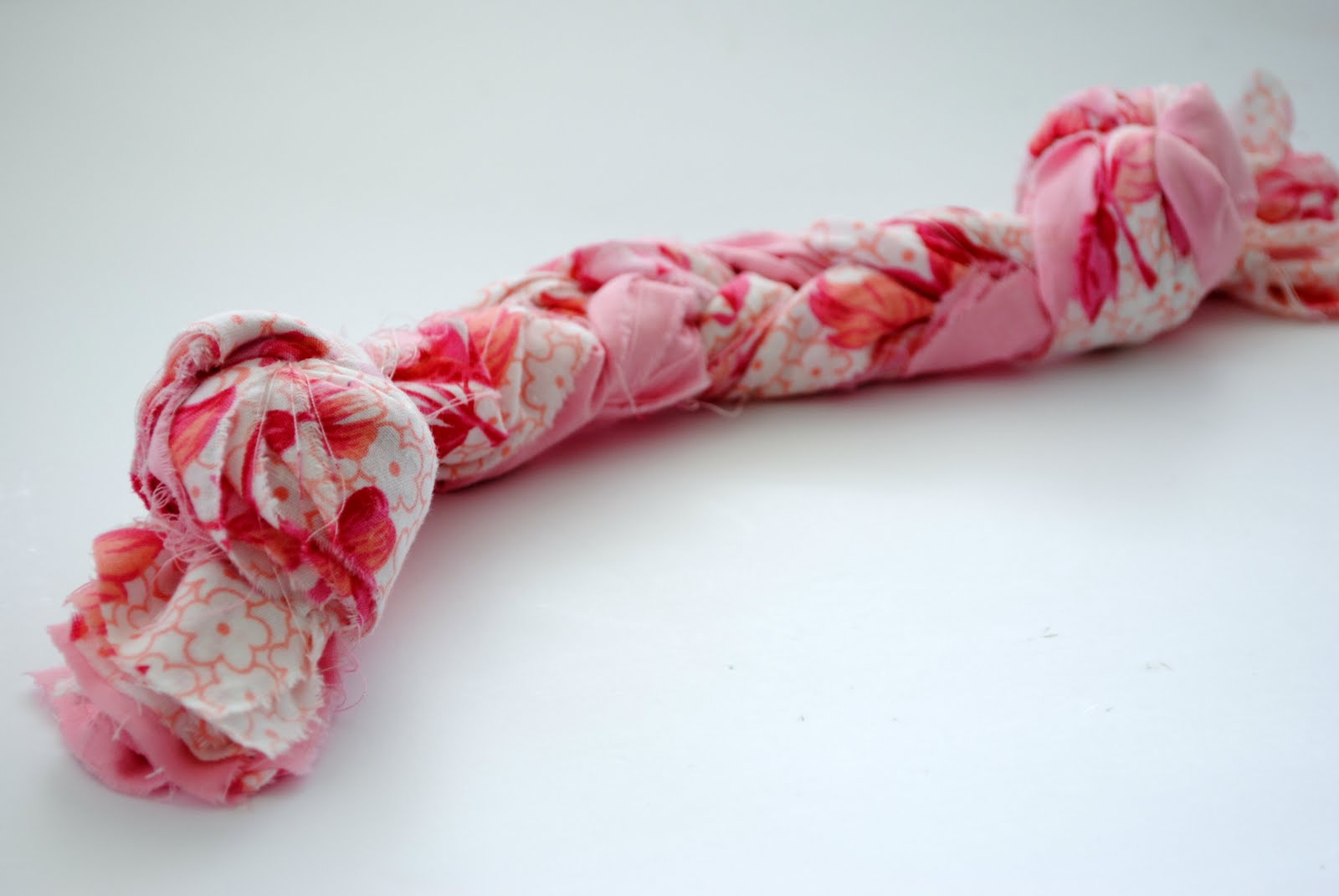 A Sparkley Silver Lining 6th Day of Christmas // DIY Dog Pull Toy