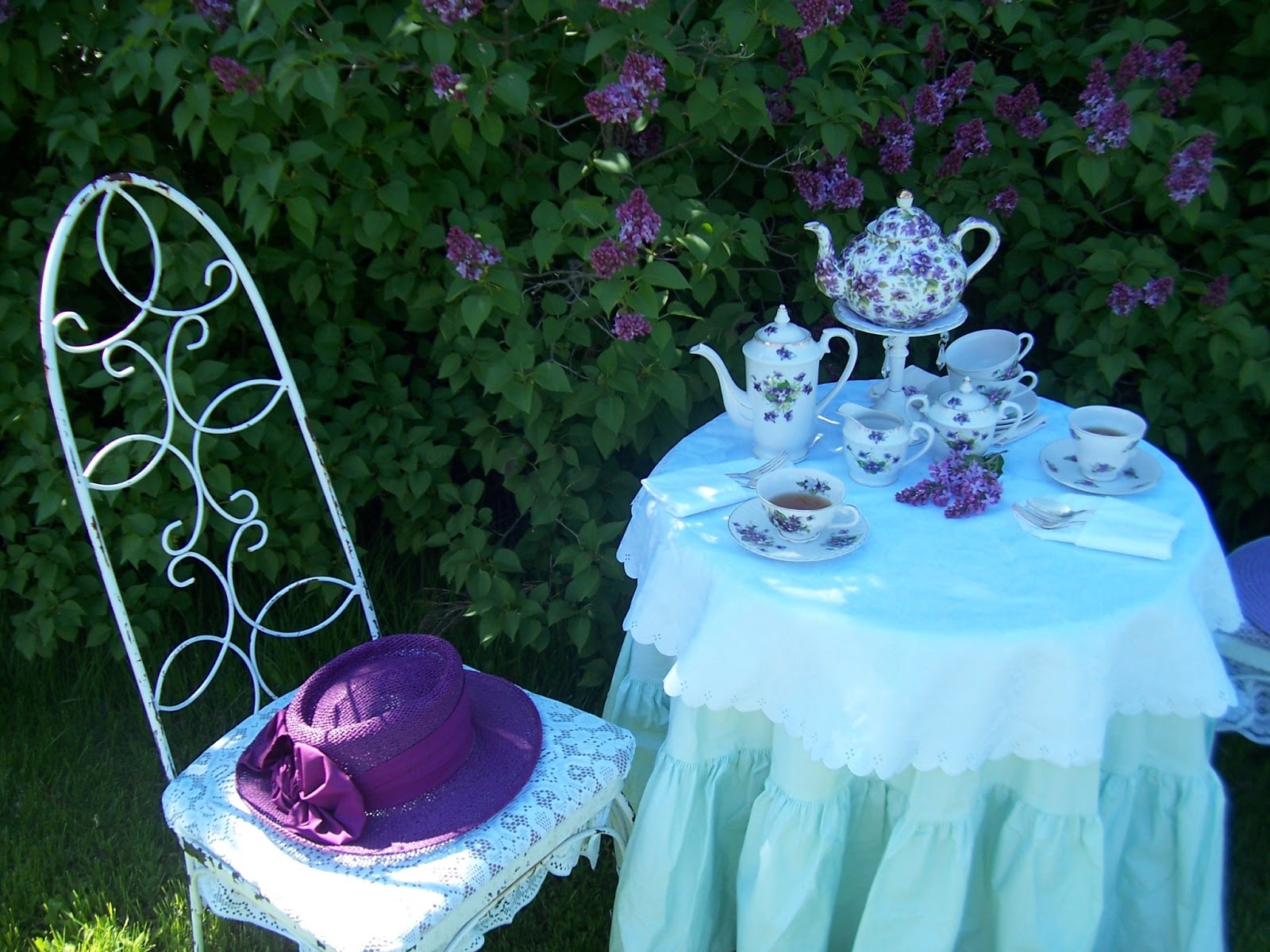 Two Cottages And Tea Purple Lilac Tea