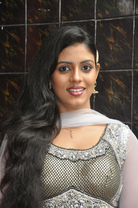 iniya transparent look