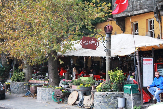 YORUMLU YORUM… SADE KAHVE (RUMELİ HİSARI İSTANBUL)