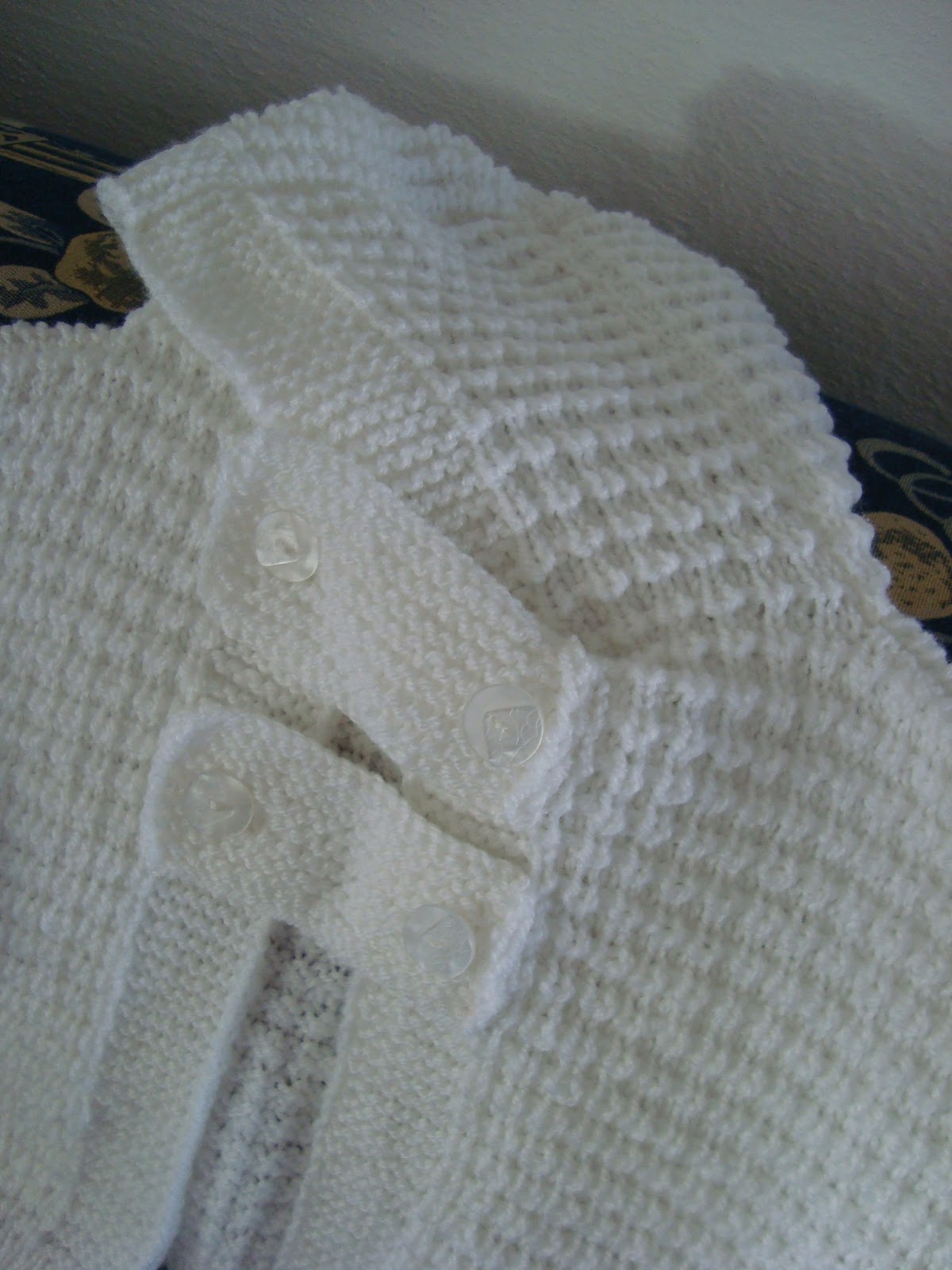 bulut gölgesi Kapşonlu Bebek Hırkası ve Örgü Patikler