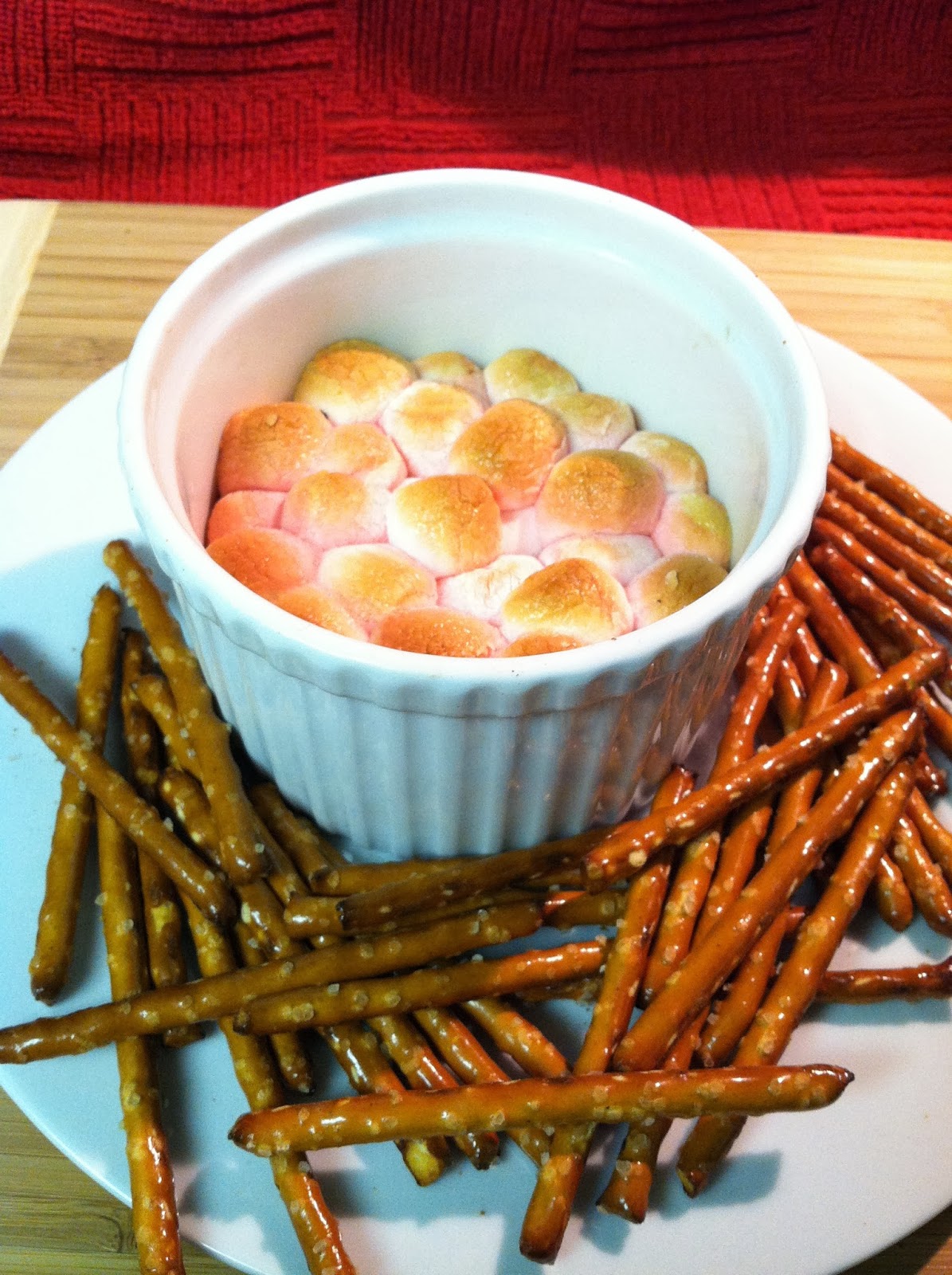 Gal in the Middle Easy Toasted Marshmallow Chocolate Dip