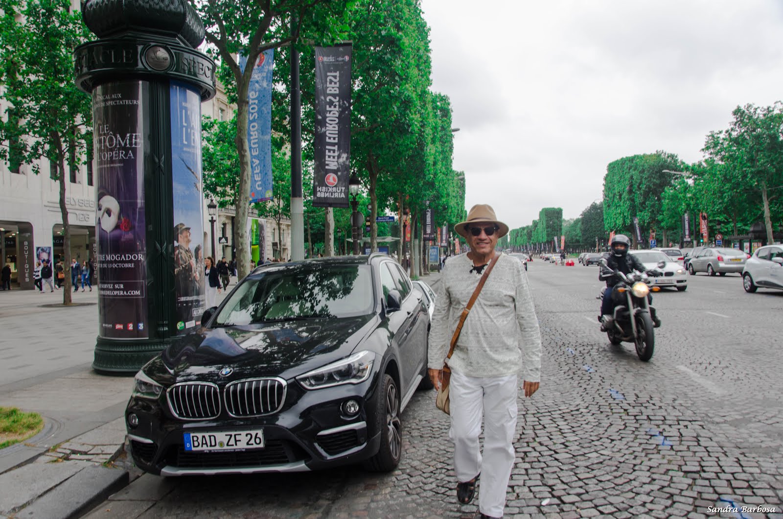 AVENIDA CHAMPS ELYSEES - PARIS