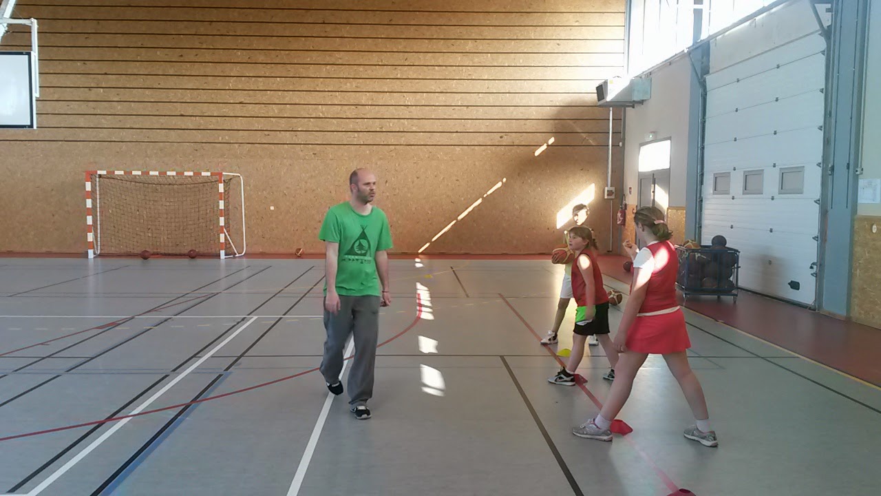 Section Basket U11 F un professionnel du Basket chez nous