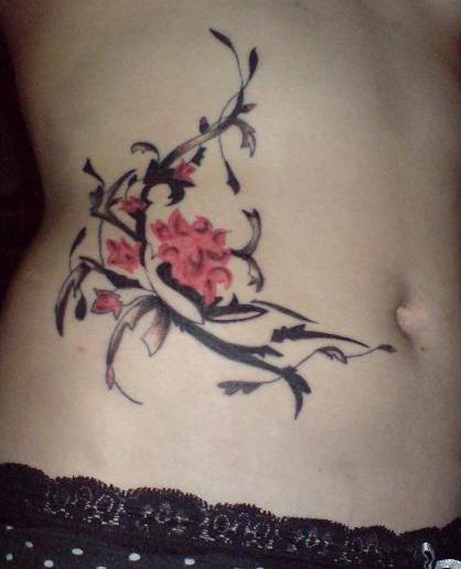WomenFashion: Hip Tattoo Designs