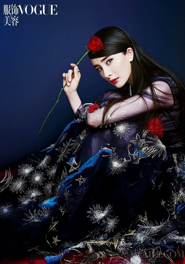 Vogue China January 2015, Mini Yang 楊冪 Valention 2014 AW Navy Tulle Embroidered Heart Dress