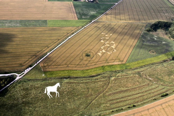 Les Crop circle Crop+Circle+at+Roundway+Hill+near+Devizes+Wiltshire+23rd+July+2011