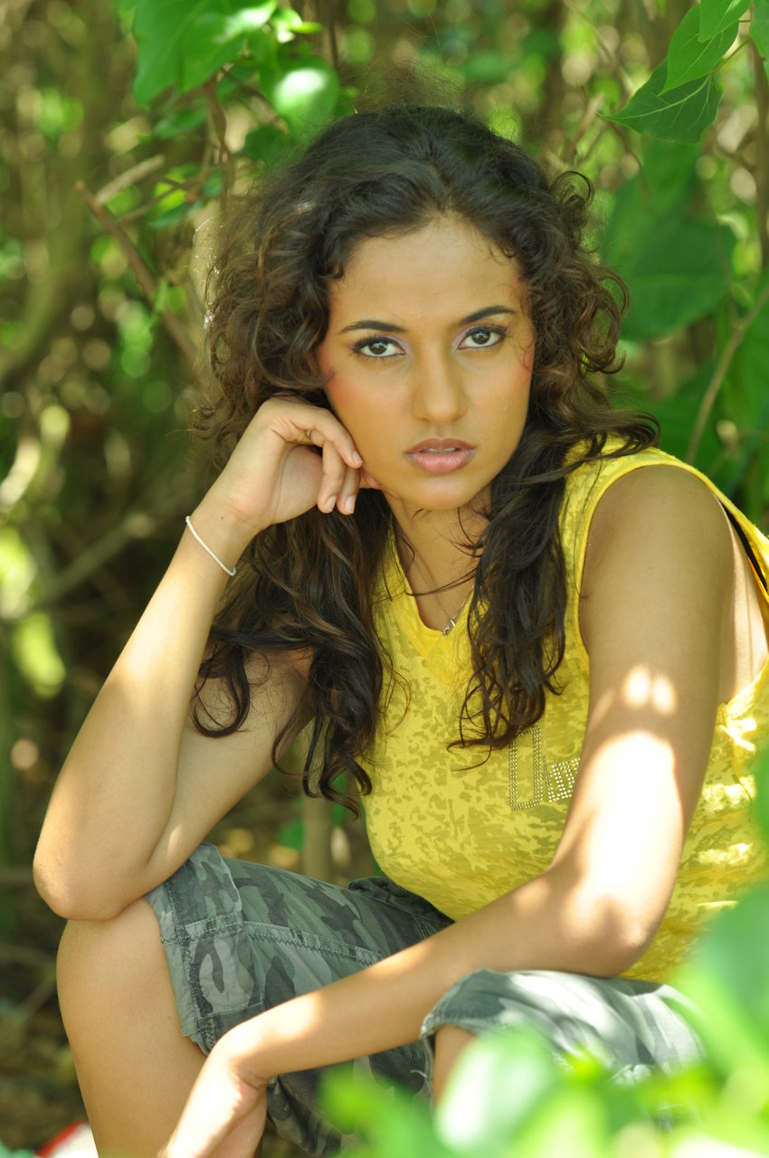 Actress & Models: Udari Warnakulasooriya - Sri Lankan 