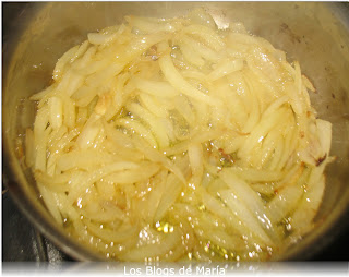 Salsa a la pimienta con ternera y patatas paja