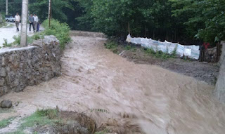 Banjir Bandang Dahsyat Menerjang Iran, Ini Videonya Banjir Bandang Dahsyat Menerjang Iran, Ini Videonya