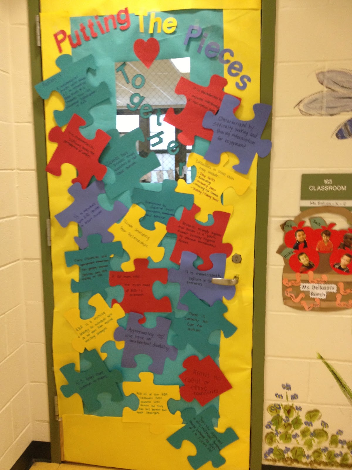 Boom chicka tree classroom bulletin preschool cardboard infant door setup room daycare boards kindergarten centers wall megan literacy refrigerator graduation JPC Room 165: Door Decorating