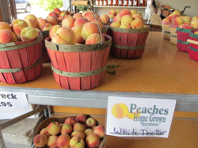 Vanzant fruit farm white nectar peaches (c)nwafoodie nwafoodie peaches