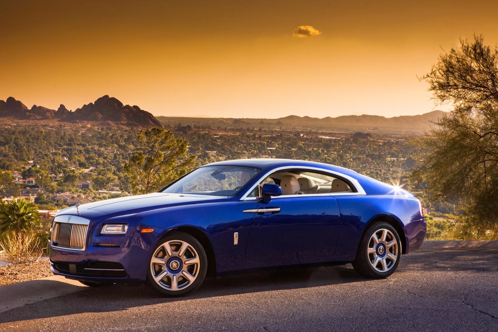 HD Rolls Royce Wraith 2014 Wallpaper ~ BestHDwallpapers2