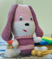 http://translate.googleusercontent.com/translate_c?depth=1&hl=es&rurl=translate.google.es&sl=ru&tl=es&u=http://www.maminblog.com/2011/12/amigurumi-cool-doggy.html&usg=ALkJrhhkYVXSLVuYu3KJML9CYMn2MgTElw